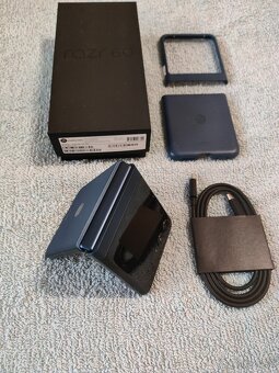 Motorola Razr 60 Pantone Gibraltar Sea 256GB,8GB RAM - 8