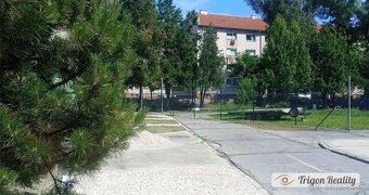 Veľká garzónka v polyfunkčnom objekte - 8