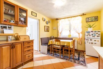 NA PREDAJ rod.dom so spoločným predným dvorom, vo Veľkej Lod - 8