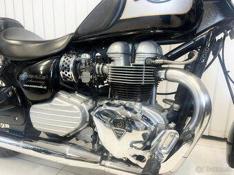 Triumph Bonneville America - 8