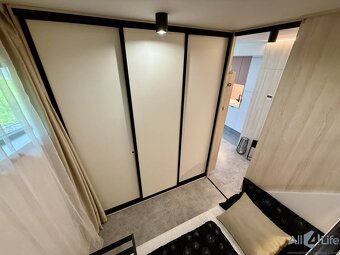 APARTMÁN - Komplet na mieru moderne zariadený s terasou v Hr - 8