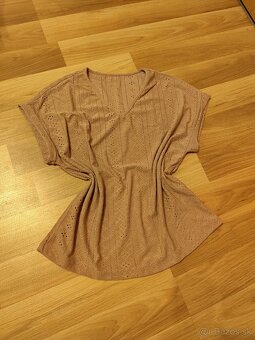 Dámske dierkované tričko staroružovej farby - 8