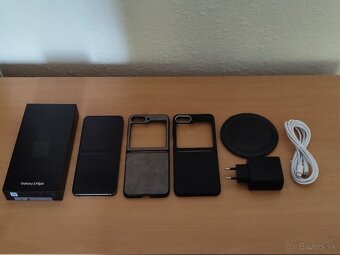 Samsung Galaxy Z Flip5 - 8