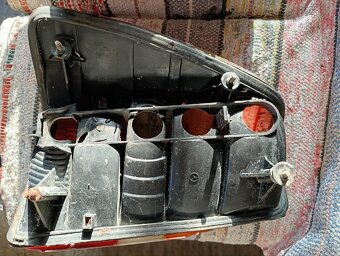 Zadné svetlá na w124 - 8