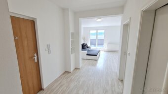 Veľkometražný 4 izbový byt s veľkou terasou a gáražou - 8