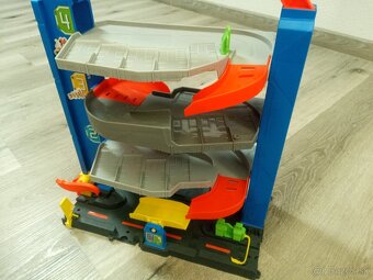 HOT WHEELS - 8