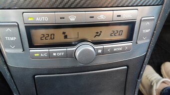 Avensis - 8