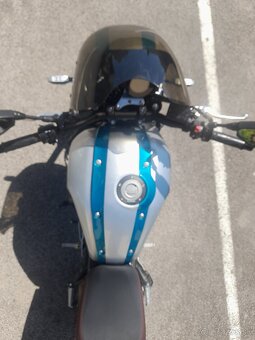 Yamaha xsr900 - 8