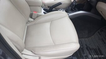Mitsubishi Outlander - 8