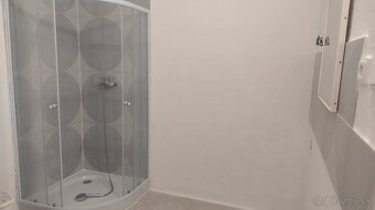 4.izbový Rodinný dom v obci Hul - 8