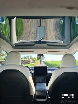 Tesla Model Y - 8