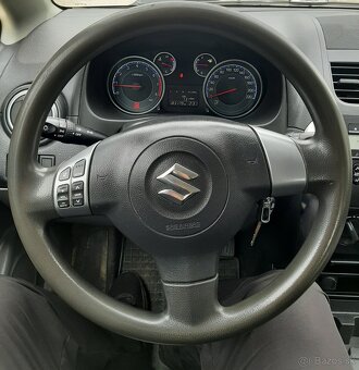 Suzuki SX4 1,6 benzín 88 kW 4x4 rv 2011 - 8