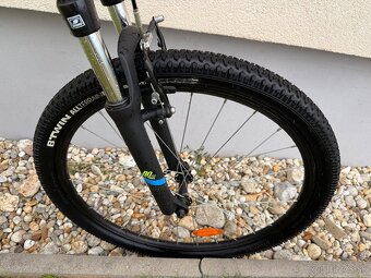 Krásny Rockrider ST100 26” ako nový + svetlá + zámok - 8