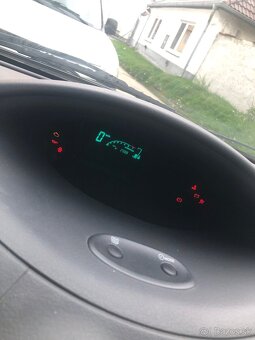 Toyota yaris - 8