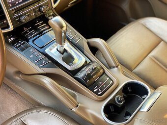 Porsche Cayenne 3.0 TDi - 8