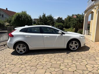 Volvo V40 Momentum 2016 - 8