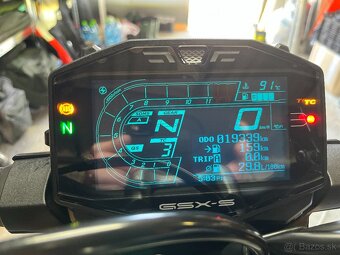 Suzuki GSX S-1000 - 8