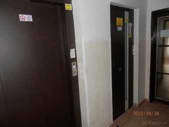 Prenajmem ihneď nezariadený velký 1.-izbový byt v Komárne - 8