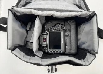 Canon EOS 5D Mark IV - 8