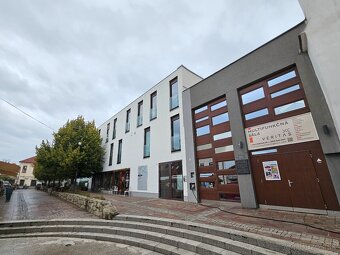 Kancelárske a obchodné priestory, Dominikánske námestie, KE - 8