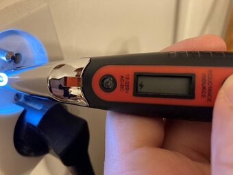 Skúšačka napätia kontaktná/bezkontaktná HAKEL - 8