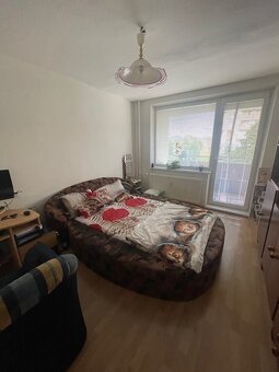 Na prenájom zariadený 3. izbový byt s dvomi balkónmi v MA - 8