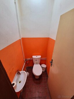 Prenájom obchodný priestor_125 m2_centrum Levice_námestie - 8