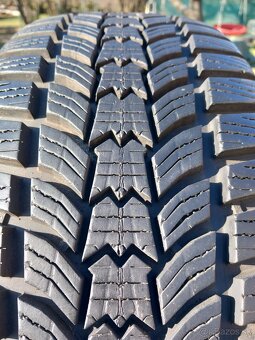 215/60 r16 zimne pneumatiky - 8