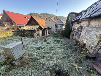 Ponúkame na predaj starší bungalov v Brusne - 8