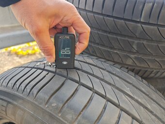Michelin 235/55R18 - 8