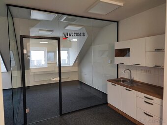 Kancelária 160 m² – parkovanie zdarma, internet v cene, D1 - 8