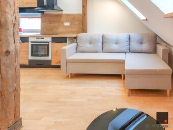 UNIKÁTNY 3- IZBOVÝ PODKROVNÝ BYT - 8