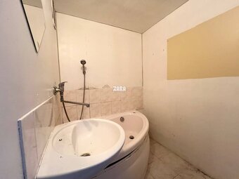 Nám. Kozmonautov- 2 izbový byt, 51 m2, čiastočná rek. KÚPOU - 8