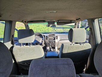 Toyota LandCrusier 120 - 8