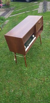 rádio a šijací stroj - 8