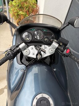 Suzuki GSXF 750 - 8