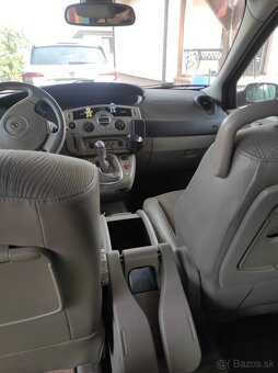 Renault Megane Scenic - 8