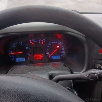 Predám VW Caravelle 2,5 TDI 111kw - 8