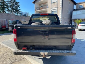 ISUZU D-MAX 3.0 TD 4X4 MANUÁL - 8