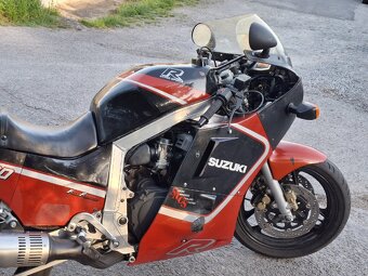 Suzuki GSX-R 1100 1986 - 8