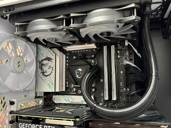 Ryzen 7 7800X3D\32GB\RTX 4070\SSD\850W Zdroj - 8