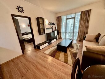 Štýlový dvojizbový apartmán v ideálnej dovolenkovej lokalite - 8