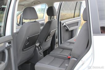 Volkswagen Touran 2.0 TDI DSG - 8