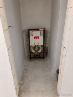 Rezervované Na predaj 5-izbový  rodinný dom v obci Košolná - 8