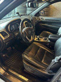 Jeep Grand Cherokee - 8