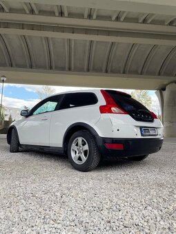Volvo C30 1.6 benzín 2009 - 8