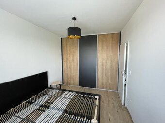 2 izbový byt Hviezdoslavov s 2 park.miestami - PRENÁJOM - 8