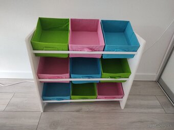 Regál na hračky - 8