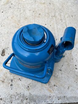 Ptedám nový veľmi nízky hydraulický zdvihák 10t. - 8