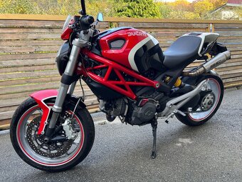 Ducati Monster 796 - 8